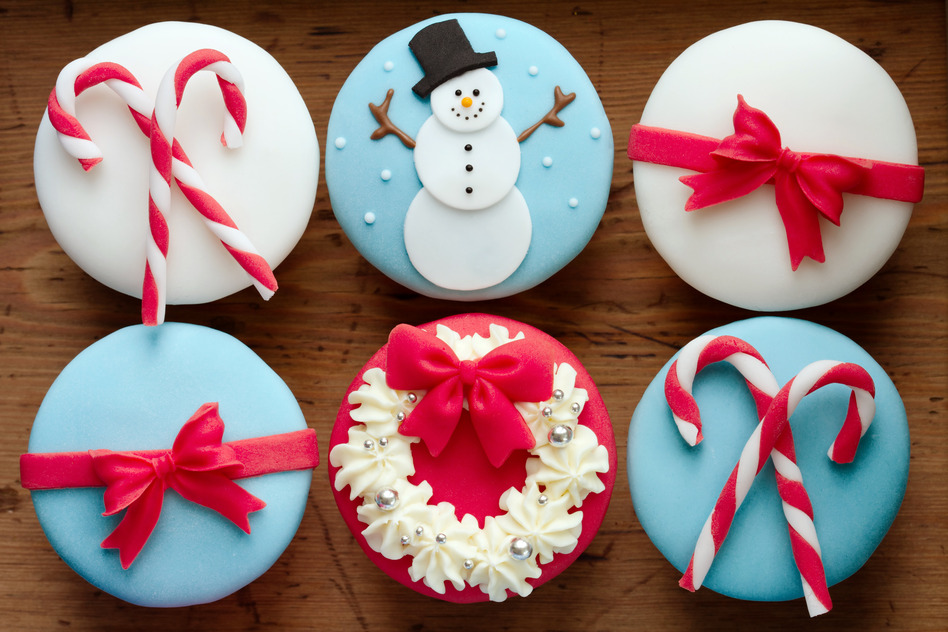 http://www.pate-sucre.com/files/2014/11/photodune-9340723-christmas-cupcakes-s.jpg